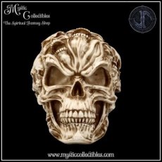 Beeld Skull Of Skulls - James Ryman (Schedel - Schedels)